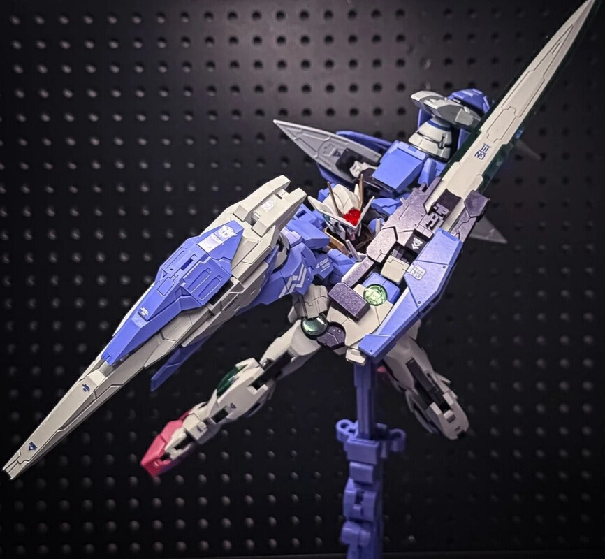 ニューメンフーモデル MB 1/100 00 レイザー エビ - Bandai Gundam Hg のレビューと価格
